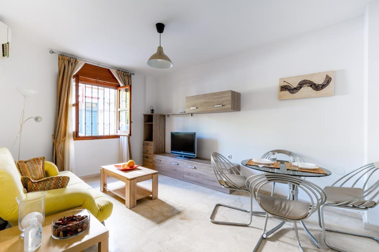 Holi-Rent Procurador Apartman Sevilla Kültér fotó