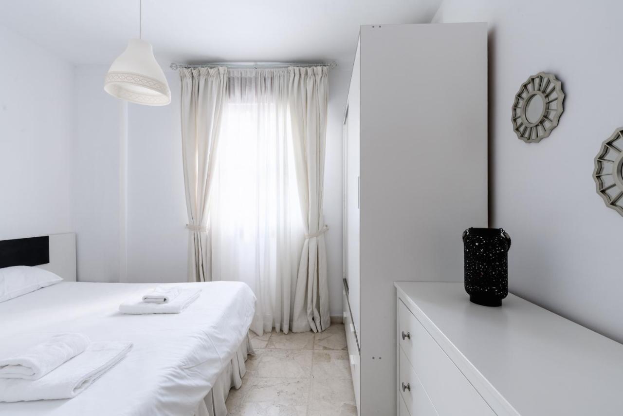 Holi-Rent Procurador Apartman Sevilla Kültér fotó