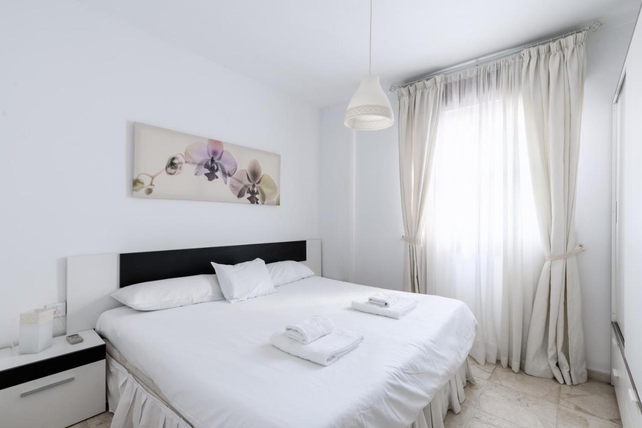 Holi-Rent Procurador Apartman Sevilla Kültér fotó